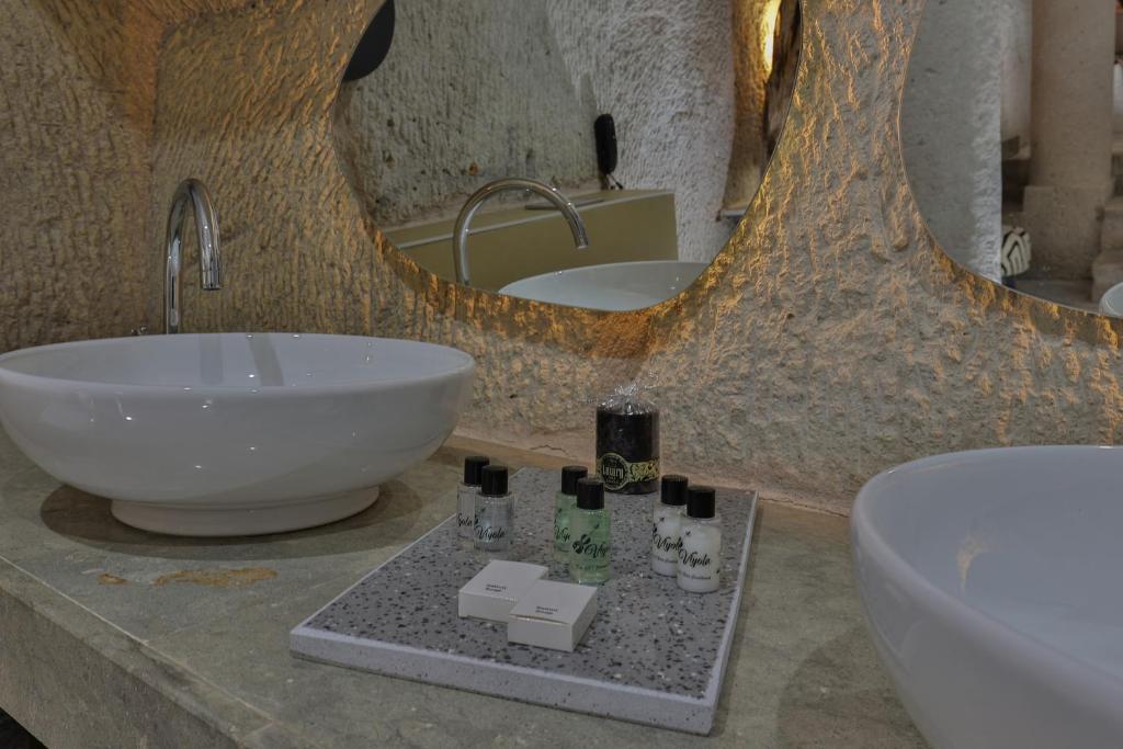 boutique cave bathroom design