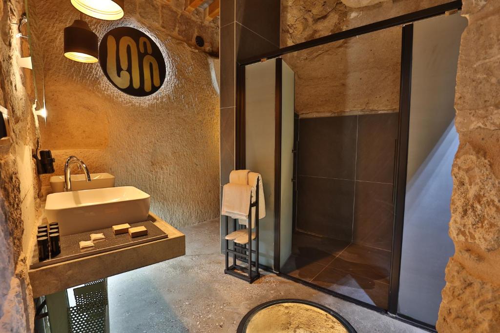 luxury cave hotel bathroom