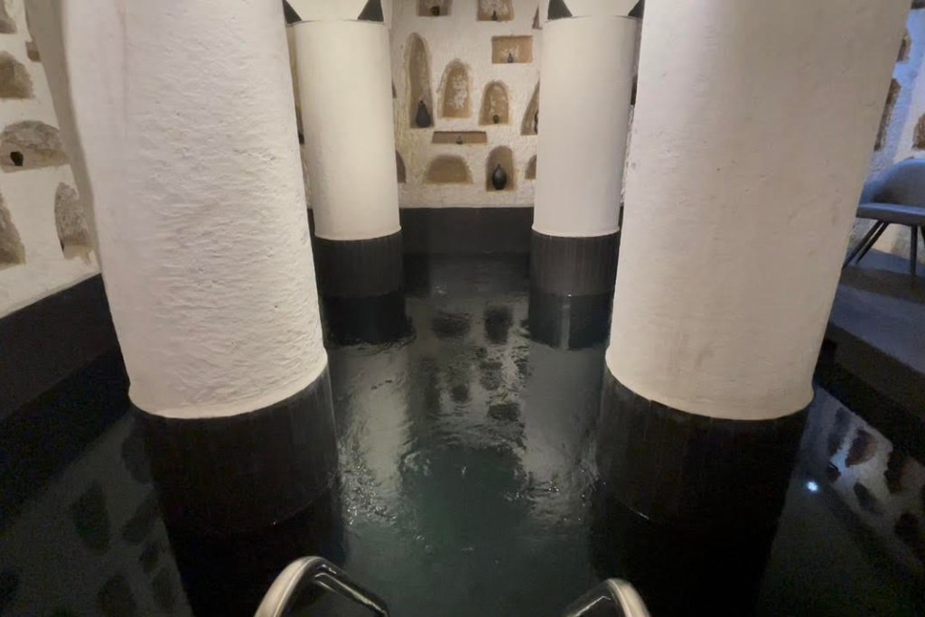 luxury cave pool cappadocia