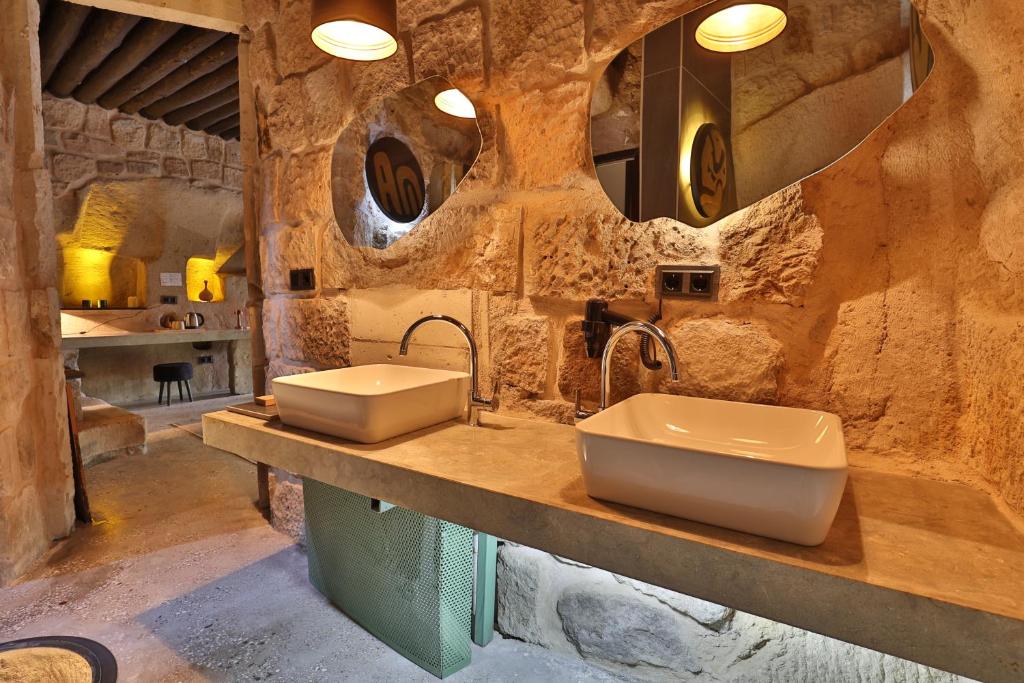 stone bathroom cappadocia
